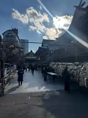 湯島天満宮の{uncategorized: "未分類", other: "その他", undefined: "問題あり", building: "その他建物", grave: "お墓", sacred_gate: "鳥居", guardian: "狛犬", statue: "像", buddha: "仏像", history: "歴史", nature: "自然", garden: "庭園", animal: "動物", pagoda: "塔", temizu: "手水舎", mountain_gate: "山門・神門", sanctuary: "本殿・本堂", subordinate: "末社・摂社", art: "芸術", scenery: "景色", jizo: "地蔵", ema: "絵馬", goshuin: "御朱印", omikuji: "おみくじ", items: "授与品その他", amulet: "お守り", goshuincho: "御朱印帳", eats: "食事", festival: "お祭り", votive_dance: "神楽", shichigosan: "七五三参", wedding: "結婚式", experience: "体験その他", initially: "初詣", around: "周辺", anti_infection: "感染症対策"}