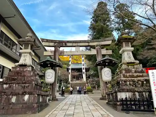 伊奈波神社の鳥居