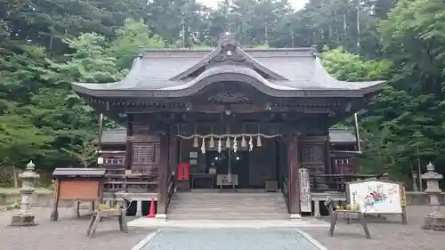 義經神社の本殿