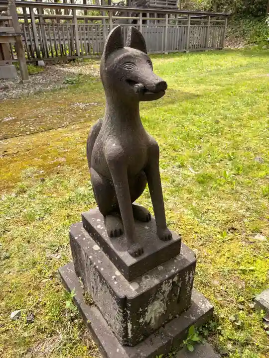 与次郎稲荷神社の{uncategorized: "未分類", other: "その他", undefined: "問題あり", building: "その他建物", grave: "お墓", sacred_gate: "鳥居", guardian: "狛犬", statue: "像", buddha: "仏像", history: "歴史", nature: "自然", garden: "庭園", animal: "動物", pagoda: "塔", temizu: "手水舎", mountain_gate: "山門・神門", sanctuary: "本殿・本堂", subordinate: "末社・摂社", art: "芸術", scenery: "景色", jizo: "地蔵", ema: "絵馬", goshuin: "御朱印", omikuji: "おみくじ", items: "授与品その他", amulet: "お守り", goshuincho: "御朱印帳", eats: "食事", festival: "お祭り", votive_dance: "神楽", shichigosan: "七五三参", wedding: "結婚式", experience: "体験その他", initially: "初詣", around: "周辺", anti_infection: "感染症対策"}