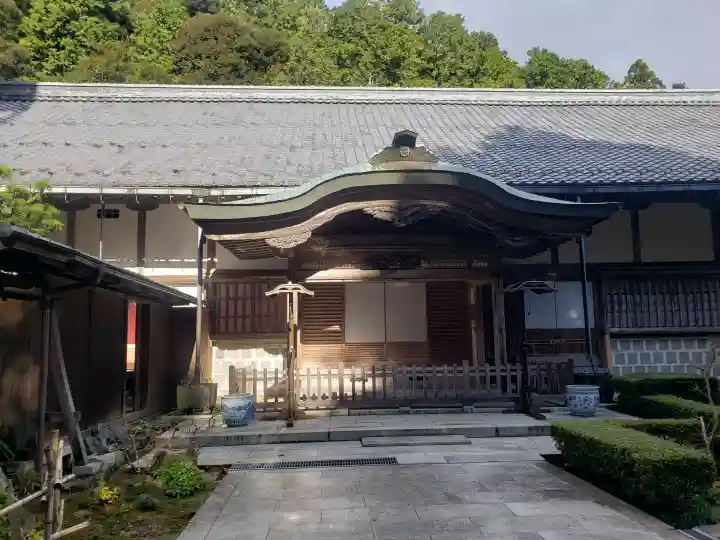 瓦屋寺の本殿・本堂