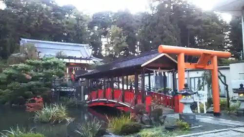 榊山稲荷神社の建物その他