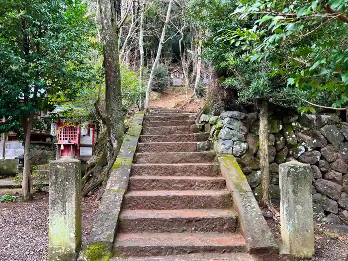 淵神社の建物その他