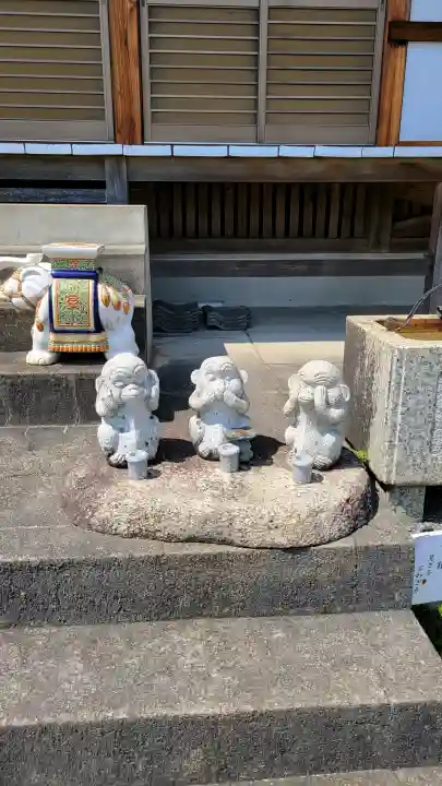 小山寺の{uncategorized: "未分類", other: "その他", undefined: "問題あり", building: "その他建物", grave: "お墓", sacred_gate: "鳥居", guardian: "狛犬", statue: "像", buddha: "仏像", history: "歴史", nature: "自然", garden: "庭園", animal: "動物", pagoda: "塔", temizu: "手水舎", mountain_gate: "山門・神門", sanctuary: "本殿・本堂", subordinate: "末社・摂社", art: "芸術", scenery: "景色", jizo: "地蔵", ema: "絵馬", goshuin: "御朱印", omikuji: "おみくじ", items: "授与品その他", amulet: "お守り", goshuincho: "御朱印帳", eats: "食事", festival: "お祭り", votive_dance: "神楽", shichigosan: "七五三参", wedding: "結婚式", experience: "体験その他", initially: "初詣", around: "周辺", anti_infection: "感染症対策"}