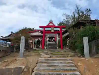 差出磯大嶽山神社 仕事と健康と厄よけの神さまの{uncategorized: "未分類", other: "その他", undefined: "問題あり", building: "その他建物", grave: "お墓", sacred_gate: "鳥居", guardian: "狛犬", statue: "像", buddha: "仏像", history: "歴史", nature: "自然", garden: "庭園", animal: "動物", pagoda: "塔", temizu: "手水舎", mountain_gate: "山門・神門", sanctuary: "本殿・本堂", subordinate: "末社・摂社", art: "芸術", scenery: "景色", jizo: "地蔵", ema: "絵馬", goshuin: "御朱印", omikuji: "おみくじ", items: "授与品その他", amulet: "お守り", goshuincho: "御朱印帳", eats: "食事", festival: "お祭り", votive_dance: "神楽", shichigosan: "七五三参", wedding: "結婚式", experience: "体験その他", initially: "初詣", around: "周辺", anti_infection: "感染症対策"}