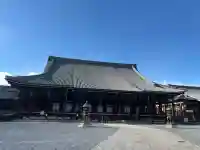 本願寺(西本願寺)の{uncategorized: "未分類", other: "その他", undefined: "問題あり", building: "その他建物", grave: "お墓", sacred_gate: "鳥居", guardian: "狛犬", statue: "像", buddha: "仏像", history: "歴史", nature: "自然", garden: "庭園", animal: "動物", pagoda: "塔", temizu: "手水舎", mountain_gate: "山門・神門", sanctuary: "本殿・本堂", subordinate: "末社・摂社", art: "芸術", scenery: "景色", jizo: "地蔵", ema: "絵馬", goshuin: "御朱印", omikuji: "おみくじ", items: "授与品その他", amulet: "お守り", goshuincho: "御朱印帳", eats: "食事", festival: "お祭り", votive_dance: "神楽", shichigosan: "七五三参", wedding: "結婚式", experience: "体験その他", initially: "初詣", around: "周辺", anti_infection: "感染症対策"}