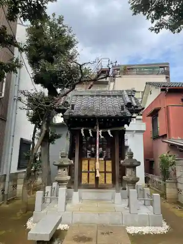 石井神社の{uncategorized: "未分類", other: "その他", undefined: "問題あり", building: "その他建物", grave: "お墓", sacred_gate: "鳥居", guardian: "狛犬", statue: "像", buddha: "仏像", history: "歴史", nature: "自然", garden: "庭園", animal: "動物", pagoda: "塔", temizu: "手水舎", mountain_gate: "山門・神門", sanctuary: "本殿・本堂", subordinate: "末社・摂社", art: "芸術", scenery: "景色", jizo: "地蔵", ema: "絵馬", goshuin: "御朱印", omikuji: "おみくじ", items: "授与品その他", amulet: "お守り", goshuincho: "御朱印帳", eats: "食事", festival: "お祭り", votive_dance: "神楽", shichigosan: "七五三参", wedding: "結婚式", experience: "体験その他", initially: "初詣", around: "周辺", anti_infection: "感染症対策"}