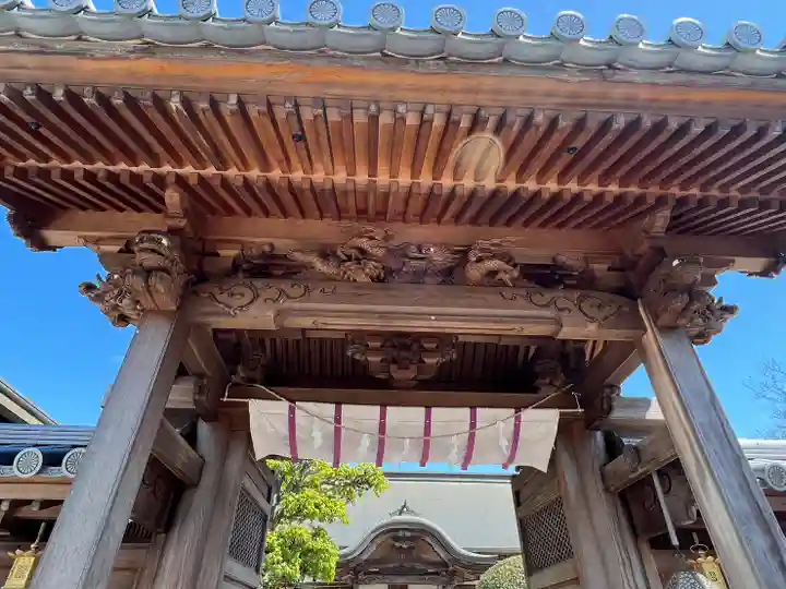 歓喜院の山門・神門