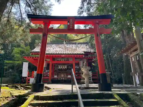 岩崎稲荷神社の鳥居