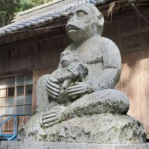 鳴谷神社の狛犬