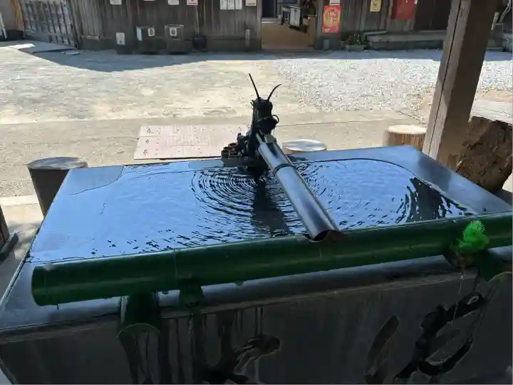 豊川進雄神社の手水舎