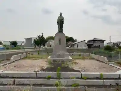 尾張神社（小針）の像