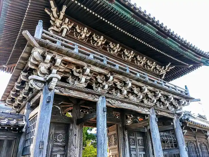 聖運寺の山門・神門