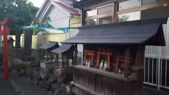 天王坊稲荷神社の末社・摂社