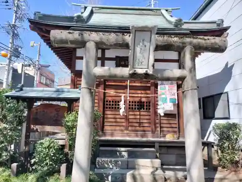 秋葉神社の{uncategorized: "未分類", other: "その他", undefined: "問題あり", building: "その他建物", grave: "お墓", sacred_gate: "鳥居", guardian: "狛犬", statue: "像", buddha: "仏像", history: "歴史", nature: "自然", garden: "庭園", animal: "動物", pagoda: "塔", temizu: "手水舎", mountain_gate: "山門・神門", sanctuary: "本殿・本堂", subordinate: "末社・摂社", art: "芸術", scenery: "景色", jizo: "地蔵", ema: "絵馬", goshuin: "御朱印", omikuji: "おみくじ", items: "授与品その他", amulet: "お守り", goshuincho: "御朱印帳", eats: "食事", festival: "お祭り", votive_dance: "神楽", shichigosan: "七五三参", wedding: "結婚式", experience: "体験その他", initially: "初詣", around: "周辺", anti_infection: "感染症対策"}