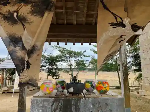 素鵞神社の{uncategorized: "未分類", other: "その他", undefined: "問題あり", building: "その他建物", grave: "お墓", sacred_gate: "鳥居", guardian: "狛犬", statue: "像", buddha: "仏像", history: "歴史", nature: "自然", garden: "庭園", animal: "動物", pagoda: "塔", temizu: "手水舎", mountain_gate: "山門・神門", sanctuary: "本殿・本堂", subordinate: "末社・摂社", art: "芸術", scenery: "景色", jizo: "地蔵", ema: "絵馬", goshuin: "御朱印", omikuji: "おみくじ", items: "授与品その他", amulet: "お守り", goshuincho: "御朱印帳", eats: "食事", festival: "お祭り", votive_dance: "神楽", shichigosan: "七五三参", wedding: "結婚式", experience: "体験その他", initially: "初詣", around: "周辺", anti_infection: "感染症対策"}