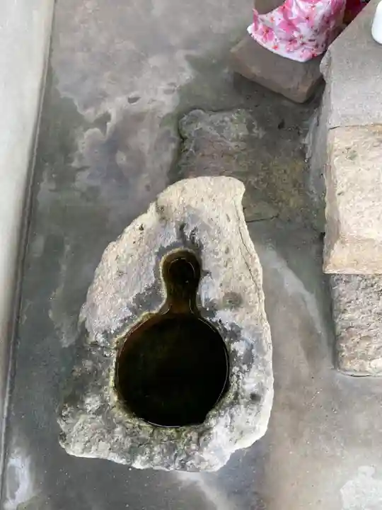 胴切れの地蔵のその他建物