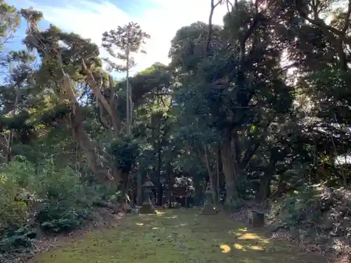 八幡神社の庭園