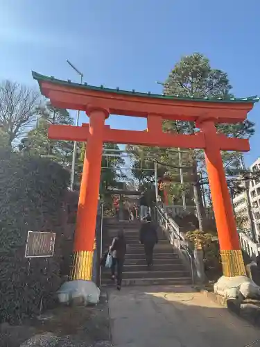 穴八幡宮の{uncategorized: "未分類", other: "その他", undefined: "問題あり", building: "その他建物", grave: "お墓", sacred_gate: "鳥居", guardian: "狛犬", statue: "像", buddha: "仏像", history: "歴史", nature: "自然", garden: "庭園", animal: "動物", pagoda: "塔", temizu: "手水舎", mountain_gate: "山門・神門", sanctuary: "本殿・本堂", subordinate: "末社・摂社", art: "芸術", scenery: "景色", jizo: "地蔵", ema: "絵馬", goshuin: "御朱印", omikuji: "おみくじ", items: "授与品その他", amulet: "お守り", goshuincho: "御朱印帳", eats: "食事", festival: "お祭り", votive_dance: "神楽", shichigosan: "七五三参", wedding: "結婚式", experience: "体験その他", initially: "初詣", around: "周辺", anti_infection: "感染症対策"}