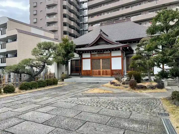 龍光寺の{uncategorized: "未分類", other: "その他", undefined: "問題あり", building: "その他建物", grave: "お墓", sacred_gate: "鳥居", guardian: "狛犬", statue: "像", buddha: "仏像", history: "歴史", nature: "自然", garden: "庭園", animal: "動物", pagoda: "塔", temizu: "手水舎", mountain_gate: "山門・神門", sanctuary: "本殿・本堂", subordinate: "末社・摂社", art: "芸術", scenery: "景色", jizo: "地蔵", ema: "絵馬", goshuin: "御朱印", omikuji: "おみくじ", items: "授与品その他", amulet: "お守り", goshuincho: "御朱印帳", eats: "食事", festival: "お祭り", votive_dance: "神楽", shichigosan: "七五三参", wedding: "結婚式", experience: "体験その他", initially: "初詣", around: "周辺", anti_infection: "感染症対策"}