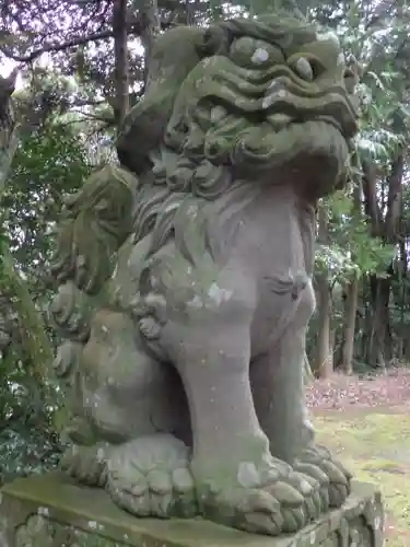 天日名鳥命神社の狛犬