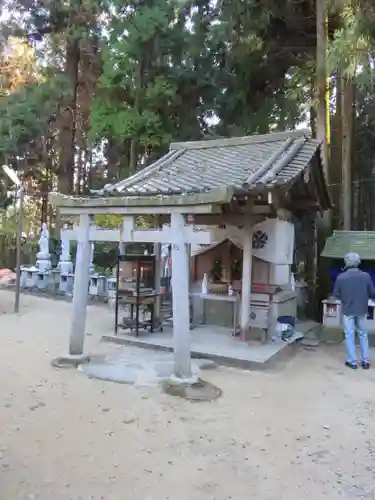 宝山寺の末社