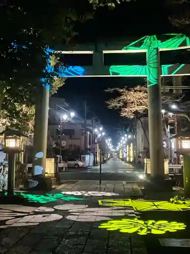 秩父神社の{uncategorized: "未分類", other: "その他", undefined: "問題あり", building: "その他建物", grave: "お墓", sacred_gate: "鳥居", guardian: "狛犬", statue: "像", buddha: "仏像", history: "歴史", nature: "自然", garden: "庭園", animal: "動物", pagoda: "塔", temizu: "手水舎", mountain_gate: "山門・神門", sanctuary: "本殿・本堂", subordinate: "末社・摂社", art: "芸術", scenery: "景色", jizo: "地蔵", ema: "絵馬", goshuin: "御朱印", omikuji: "おみくじ", items: "授与品その他", amulet: "お守り", goshuincho: "御朱印帳", eats: "食事", festival: "お祭り", votive_dance: "神楽", shichigosan: "七五三参", wedding: "結婚式", experience: "体験その他", initially: "初詣", around: "周辺", anti_infection: "感染症対策"}