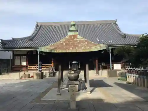 法楽寺の本殿