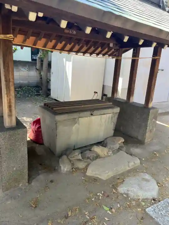 若宮八幡神社の{uncategorized: "未分類", other: "その他", undefined: "問題あり", building: "その他建物", grave: "お墓", sacred_gate: "鳥居", guardian: "狛犬", statue: "像", buddha: "仏像", history: "歴史", nature: "自然", garden: "庭園", animal: "動物", pagoda: "塔", temizu: "手水舎", mountain_gate: "山門・神門", sanctuary: "本殿・本堂", subordinate: "末社・摂社", art: "芸術", scenery: "景色", jizo: "地蔵", ema: "絵馬", goshuin: "御朱印", omikuji: "おみくじ", items: "授与品その他", amulet: "お守り", goshuincho: "御朱印帳", eats: "食事", festival: "お祭り", votive_dance: "神楽", shichigosan: "七五三参", wedding: "結婚式", experience: "体験その他", initially: "初詣", around: "周辺", anti_infection: "感染症対策"}