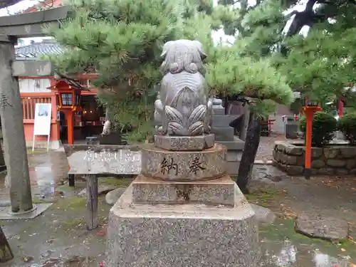 湊稲荷神社の狛犬