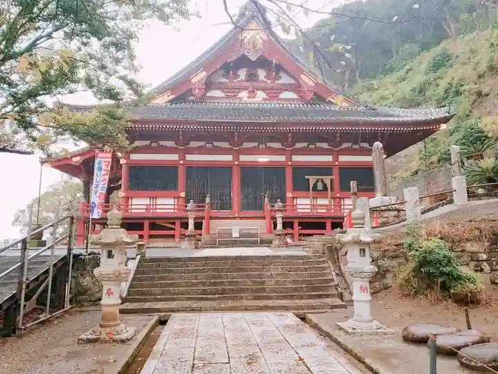 那古寺の本殿・本堂