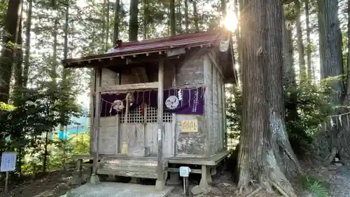 坪沼八幡神社の末社・摂社
