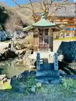 吉祥寺の{uncategorized: "未分類", other: "その他", undefined: "問題あり", building: "その他建物", grave: "お墓", sacred_gate: "鳥居", guardian: "狛犬", statue: "像", buddha: "仏像", history: "歴史", nature: "自然", garden: "庭園", animal: "動物", pagoda: "塔", temizu: "手水舎", mountain_gate: "山門・神門", sanctuary: "本殿・本堂", subordinate: "末社・摂社", art: "芸術", scenery: "景色", jizo: "地蔵", ema: "絵馬", goshuin: "御朱印", omikuji: "おみくじ", items: "授与品その他", amulet: "お守り", goshuincho: "御朱印帳", eats: "食事", festival: "お祭り", votive_dance: "神楽", shichigosan: "七五三参", wedding: "結婚式", experience: "体験その他", initially: "初詣", around: "周辺", anti_infection: "感染症対策"}