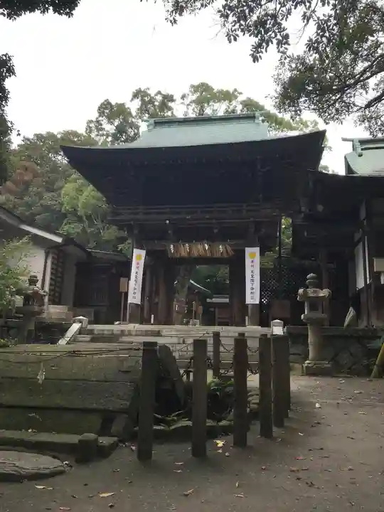 志賀海神社の山門・神門