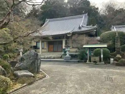 随流院の{uncategorized: "未分類", other: "その他", undefined: "問題あり", building: "その他建物", grave: "お墓", sacred_gate: "鳥居", guardian: "狛犬", statue: "像", buddha: "仏像", history: "歴史", nature: "自然", garden: "庭園", animal: "動物", pagoda: "塔", temizu: "手水舎", mountain_gate: "山門・神門", sanctuary: "本殿・本堂", subordinate: "末社・摂社", art: "芸術", scenery: "景色", jizo: "地蔵", ema: "絵馬", goshuin: "御朱印", omikuji: "おみくじ", items: "授与品その他", amulet: "お守り", goshuincho: "御朱印帳", eats: "食事", festival: "お祭り", votive_dance: "神楽", shichigosan: "七五三参", wedding: "結婚式", experience: "体験その他", initially: "初詣", around: "周辺", anti_infection: "感染症対策"}