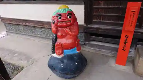 雷電神社の像