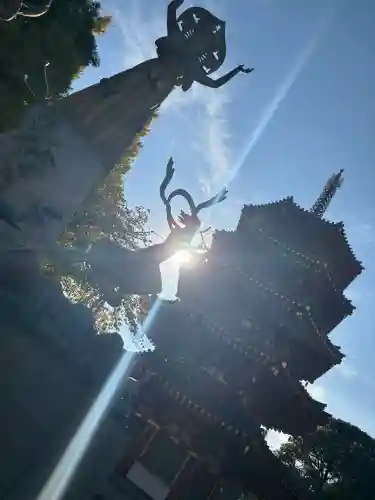 川崎大師（平間寺）の{uncategorized: "未分類", other: "その他", undefined: "問題あり", building: "その他建物", grave: "お墓", sacred_gate: "鳥居", guardian: "狛犬", statue: "像", buddha: "仏像", history: "歴史", nature: "自然", garden: "庭園", animal: "動物", pagoda: "塔", temizu: "手水舎", mountain_gate: "山門・神門", sanctuary: "本殿・本堂", subordinate: "末社・摂社", art: "芸術", scenery: "景色", jizo: "地蔵", ema: "絵馬", goshuin: "御朱印", omikuji: "おみくじ", items: "授与品その他", amulet: "お守り", goshuincho: "御朱印帳", eats: "食事", festival: "お祭り", votive_dance: "神楽", shichigosan: "七五三参", wedding: "結婚式", experience: "体験その他", initially: "初詣", around: "周辺", anti_infection: "感染症対策"}