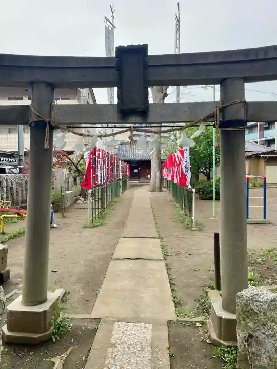 出世稲荷神社の{uncategorized: "未分類", other: "その他", undefined: "問題あり", building: "その他建物", grave: "お墓", sacred_gate: "鳥居", guardian: "狛犬", statue: "像", buddha: "仏像", history: "歴史", nature: "自然", garden: "庭園", animal: "動物", pagoda: "塔", temizu: "手水舎", mountain_gate: "山門・神門", sanctuary: "本殿・本堂", subordinate: "末社・摂社", art: "芸術", scenery: "景色", jizo: "地蔵", ema: "絵馬", goshuin: "御朱印", omikuji: "おみくじ", items: "授与品その他", amulet: "お守り", goshuincho: "御朱印帳", eats: "食事", festival: "お祭り", votive_dance: "神楽", shichigosan: "七五三参", wedding: "結婚式", experience: "体験その他", initially: "初詣", around: "周辺", anti_infection: "感染症対策"}