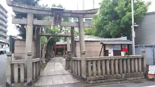 龍田稲荷神社の鳥居