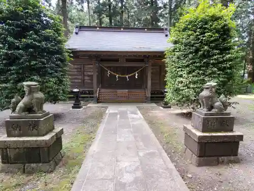 岩崎神社の本殿・本堂