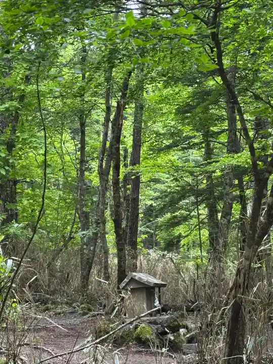 新屋山神社奥宮(山梨県)