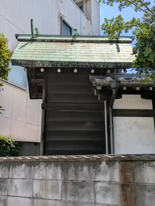 神明神社の{uncategorized: "未分類", other: "その他", undefined: "問題あり", building: "その他建物", grave: "お墓", sacred_gate: "鳥居", guardian: "狛犬", statue: "像", buddha: "仏像", history: "歴史", nature: "自然", garden: "庭園", animal: "動物", pagoda: "塔", temizu: "手水舎", mountain_gate: "山門・神門", sanctuary: "本殿・本堂", subordinate: "末社・摂社", art: "芸術", scenery: "景色", jizo: "地蔵", ema: "絵馬", goshuin: "御朱印", omikuji: "おみくじ", items: "授与品その他", amulet: "お守り", goshuincho: "御朱印帳", eats: "食事", festival: "お祭り", votive_dance: "神楽", shichigosan: "七五三参", wedding: "結婚式", experience: "体験その他", initially: "初詣", around: "周辺", anti_infection: "感染症対策"}