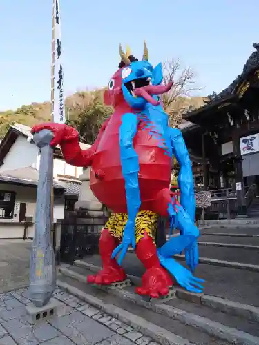 岐阜善光寺の{uncategorized: "未分類", other: "その他", undefined: "問題あり", building: "その他建物", grave: "お墓", sacred_gate: "鳥居", guardian: "狛犬", statue: "像", buddha: "仏像", history: "歴史", nature: "自然", garden: "庭園", animal: "動物", pagoda: "塔", temizu: "手水舎", mountain_gate: "山門・神門", sanctuary: "本殿・本堂", subordinate: "末社・摂社", art: "芸術", scenery: "景色", jizo: "地蔵", ema: "絵馬", goshuin: "御朱印", omikuji: "おみくじ", items: "授与品その他", amulet: "お守り", goshuincho: "御朱印帳", eats: "食事", festival: "お祭り", votive_dance: "神楽", shichigosan: "七五三参", wedding: "結婚式", experience: "体験その他", initially: "初詣", around: "周辺", anti_infection: "感染症対策"}