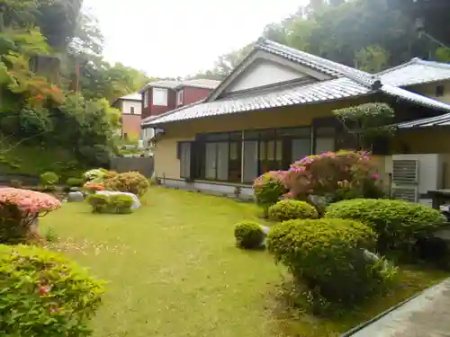 仏行寺（佛行寺）の庭園