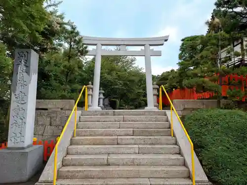 建勲神社の鳥居