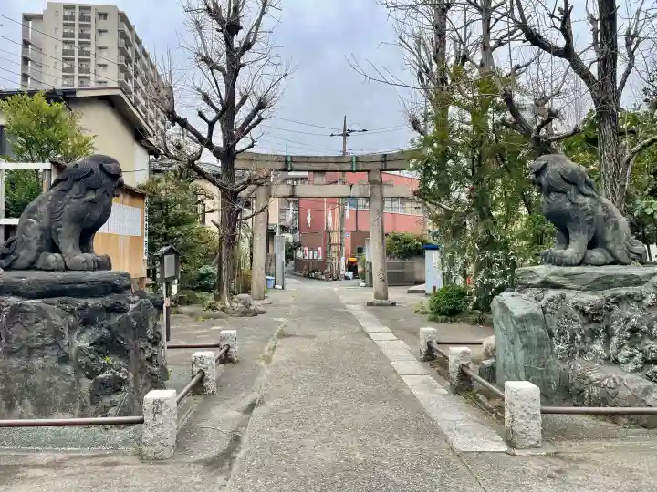河原町稲荷神社の{uncategorized: "未分類", other: "その他", undefined: "問題あり", building: "その他建物", grave: "お墓", sacred_gate: "鳥居", guardian: "狛犬", statue: "像", buddha: "仏像", history: "歴史", nature: "自然", garden: "庭園", animal: "動物", pagoda: "塔", temizu: "手水舎", mountain_gate: "山門・神門", sanctuary: "本殿・本堂", subordinate: "末社・摂社", art: "芸術", scenery: "景色", jizo: "地蔵", ema: "絵馬", goshuin: "御朱印", omikuji: "おみくじ", items: "授与品その他", amulet: "お守り", goshuincho: "御朱印帳", eats: "食事", festival: "お祭り", votive_dance: "神楽", shichigosan: "七五三参", wedding: "結婚式", experience: "体験その他", initially: "初詣", around: "周辺", anti_infection: "感染症対策"}