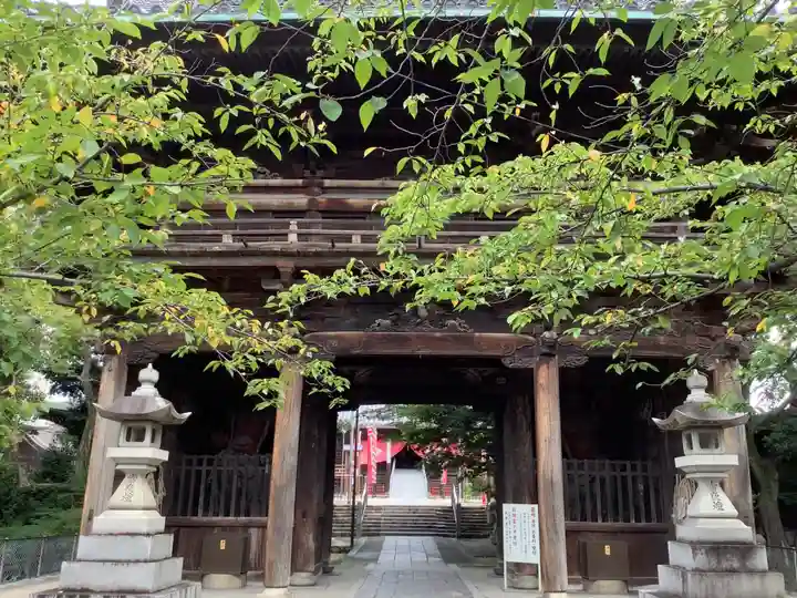 笠覆寺 (笠寺観音)の山門・神門