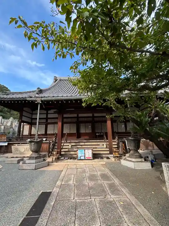 明円寺の{uncategorized: "未分類", other: "その他", undefined: "問題あり", building: "その他建物", grave: "お墓", sacred_gate: "鳥居", guardian: "狛犬", statue: "像", buddha: "仏像", history: "歴史", nature: "自然", garden: "庭園", animal: "動物", pagoda: "塔", temizu: "手水舎", mountain_gate: "山門・神門", sanctuary: "本殿・本堂", subordinate: "末社・摂社", art: "芸術", scenery: "景色", jizo: "地蔵", ema: "絵馬", goshuin: "御朱印", omikuji: "おみくじ", items: "授与品その他", amulet: "お守り", goshuincho: "御朱印帳", eats: "食事", festival: "お祭り", votive_dance: "神楽", shichigosan: "七五三参", wedding: "結婚式", experience: "体験その他", initially: "初詣", around: "周辺", anti_infection: "感染症対策"}