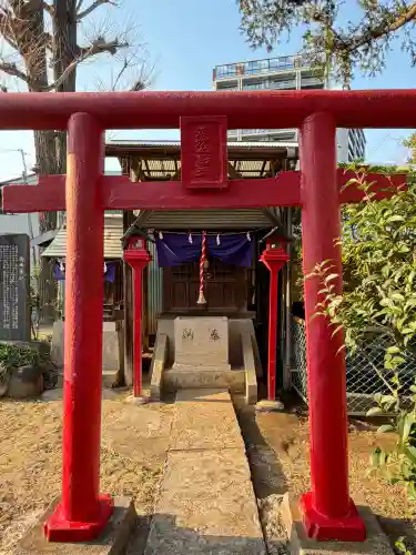 漆坊弁財天の{uncategorized: "未分類", other: "その他", undefined: "問題あり", building: "その他建物", grave: "お墓", sacred_gate: "鳥居", guardian: "狛犬", statue: "像", buddha: "仏像", history: "歴史", nature: "自然", garden: "庭園", animal: "動物", pagoda: "塔", temizu: "手水舎", mountain_gate: "山門・神門", sanctuary: "本殿・本堂", subordinate: "末社・摂社", art: "芸術", scenery: "景色", jizo: "地蔵", ema: "絵馬", goshuin: "御朱印", omikuji: "おみくじ", items: "授与品その他", amulet: "お守り", goshuincho: "御朱印帳", eats: "食事", festival: "お祭り", votive_dance: "神楽", shichigosan: "七五三参", wedding: "結婚式", experience: "体験その他", initially: "初詣", around: "周辺", anti_infection: "感染症対策"}
