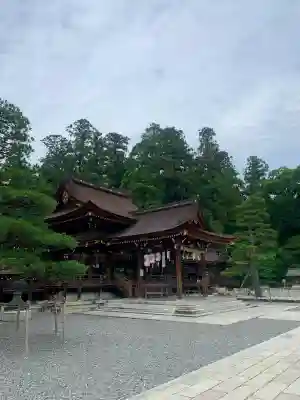 多賀大社の{uncategorized: "未分類", other: "その他", undefined: "問題あり", building: "その他建物", grave: "お墓", sacred_gate: "鳥居", guardian: "狛犬", statue: "像", buddha: "仏像", history: "歴史", nature: "自然", garden: "庭園", animal: "動物", pagoda: "塔", temizu: "手水舎", mountain_gate: "山門・神門", sanctuary: "本殿・本堂", subordinate: "末社・摂社", art: "芸術", scenery: "景色", jizo: "地蔵", ema: "絵馬", goshuin: "御朱印", omikuji: "おみくじ", items: "授与品その他", amulet: "お守り", goshuincho: "御朱印帳", eats: "食事", festival: "お祭り", votive_dance: "神楽", shichigosan: "七五三参", wedding: "結婚式", experience: "体験その他", initially: "初詣", around: "周辺", anti_infection: "感染症対策"}